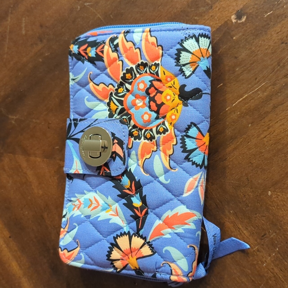 Vera Bradley Turnlock Wallet  Mural Garden